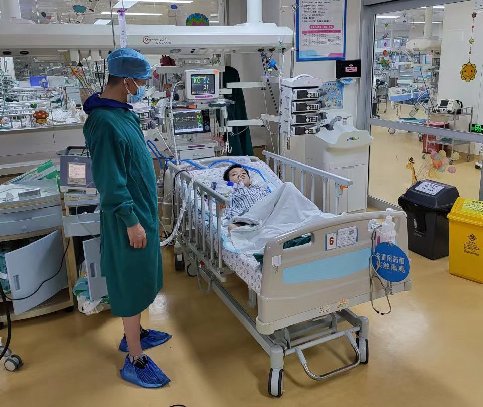 大化跨省救护车出租公司